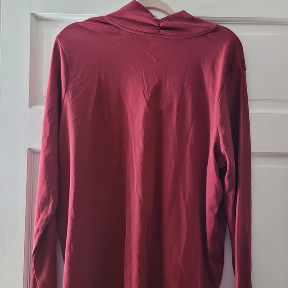L.L. Bean 3/4 sleeved  cotton top - Picture 3 of 5